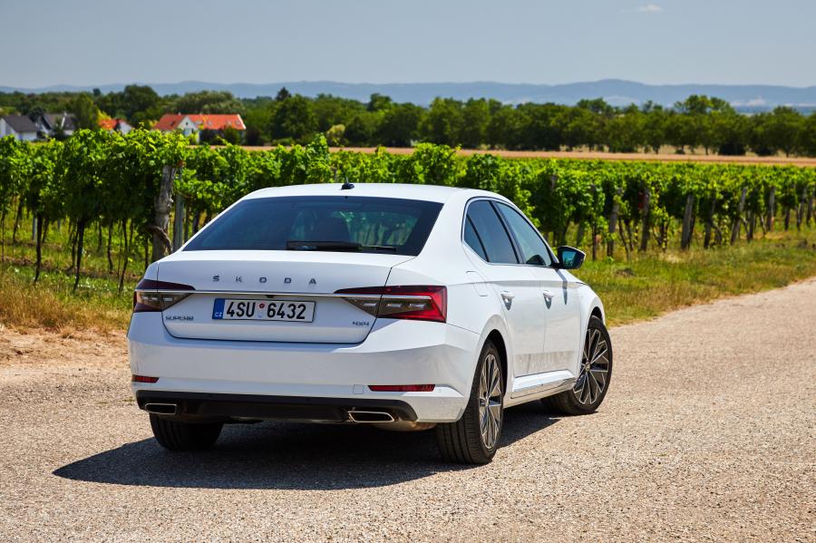  Skoda Superb 4x4 2019 года  (WW) (фото 2 из 2)
